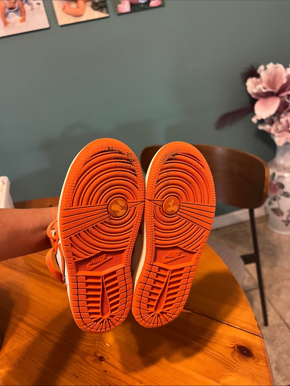Jordan 1 Retro High OG "Starfish" - Picture 6 of 6